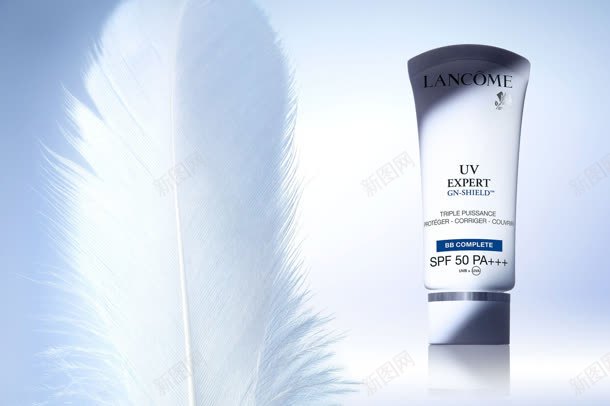 蓝白色羽毛化妆品jpg设计背景_88icon https://88icon.com 化妆品 羽毛 蓝白色