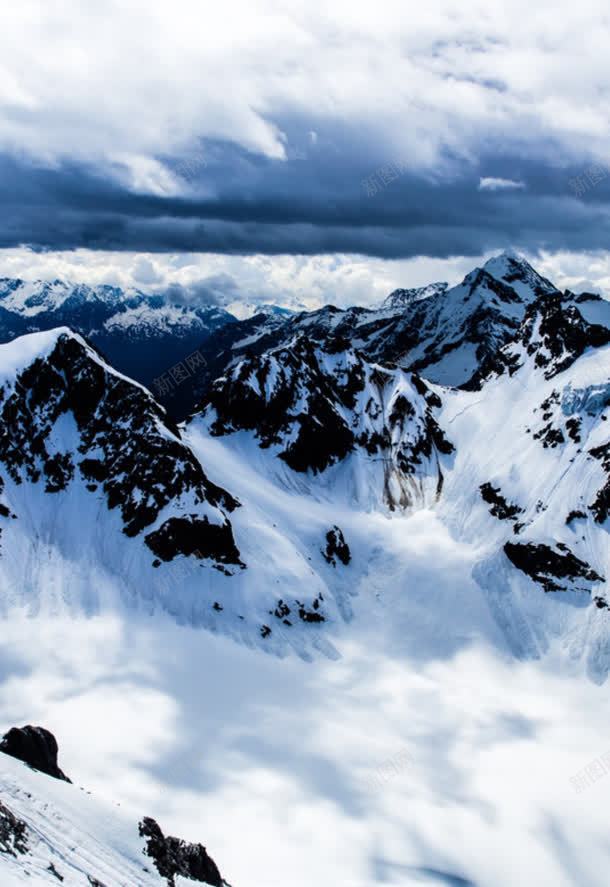蓝色白云雪山风景jpg设计背景_88icon https://88icon.com 白云 蓝色 雪山 风景