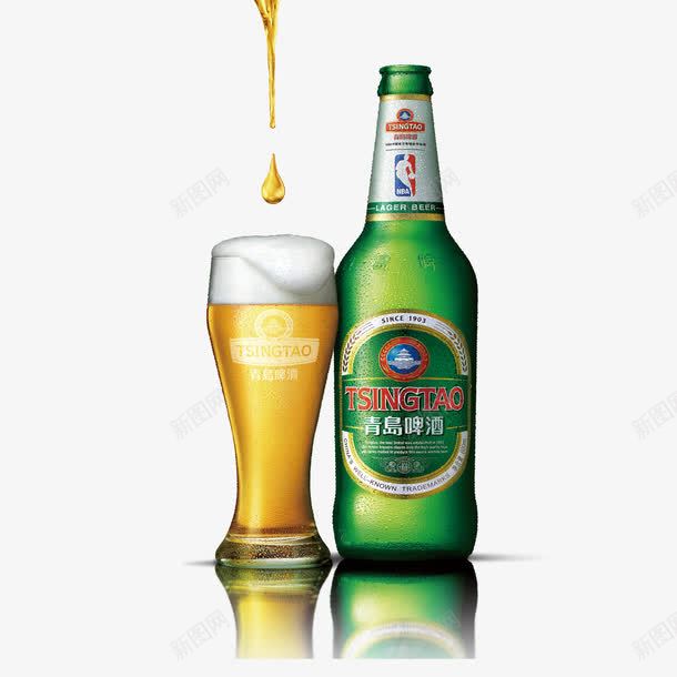 青岛啤酒png免抠素材_88icon https://88icon.com 冰爽啤酒 啤酒 啤酒城 啤酒节 啤酒节文化 啤酒节狂欢 啤酒节畅饮 啤酒饮料 夏天啤酒节 德国啤酒节 绿瓶 酒杯 青岛啤酒 青岛啤酒节 饮品
