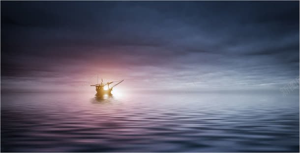 阴天海上金色帆船海报背景jpg设计背景_88icon https://88icon.com 帆船 海上 海报 背景 金色 阴天