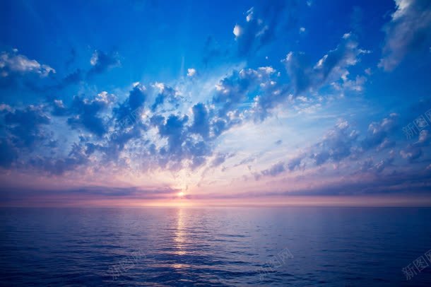 蓝天云彩夕阳海面jpg设计背景_88icon https://88icon.com 云彩 夕阳 海面 蓝天