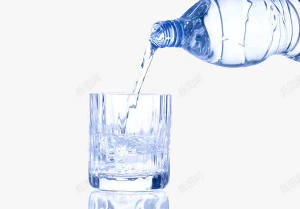 塑料水瓶里倒出的苏打气泡水实物png免抠素材_88icon https://88icon.com 倒水 健康 口感 塑料瓶 抑制食欲 新型 杯子 水杯 消除便秘 清新 瓶子 苏打 苏打气泡水 饮料