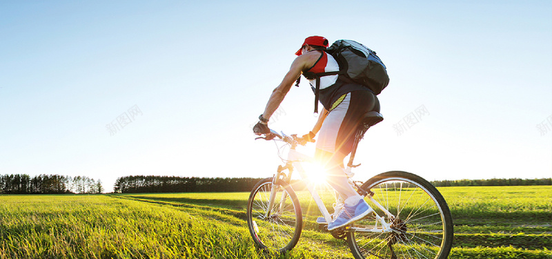 田野景色骑山地车的人物jpg设计背景_88icon https://88icon.com 单车 外国男人 山地车 时尚男士 欧美男性 自行车 越野车 车辆 骑行运动 骑车的男人