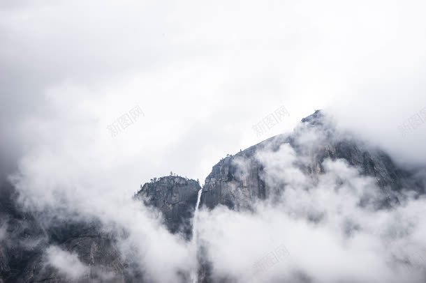 云雾中的山峰海报背景jpg设计背景_88icon https://88icon.com 云雾 山峰 海报 背景