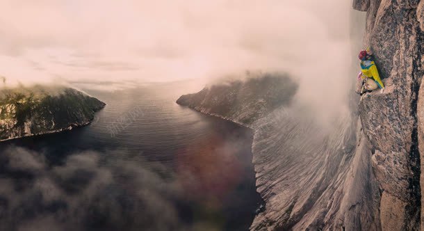 梦幻云雾悬崖海报jpg设计背景_88icon https://88icon.com 云雾 悬崖 梦幻 海报