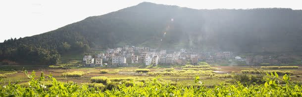 山脚下的小村庄png免抠素材_88icon https://88icon.com 乡村 农村 小村庄 山 房子 村屋 绿色 美丽乡村