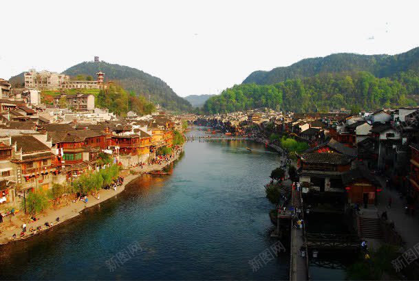 张家界江边上的房子png免抠素材_88icon https://88icon.com 张家界 房子 旅游 江边 风景