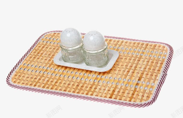竹垫上的调料瓶png免抠素材_88icon https://88icon.com 盐 盐巴 竹垫 调料 调料瓶 食用盐 食盐