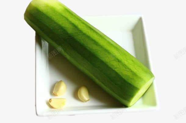 一半丝瓜png免抠素材_88icon https://88icon.com 丝瓜 摆盘 盘子 蒜头
