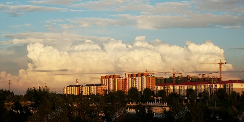 白云黄昏建筑风景jpg设计背景_88icon https://88icon.com 建筑 白云 风景 黄昏