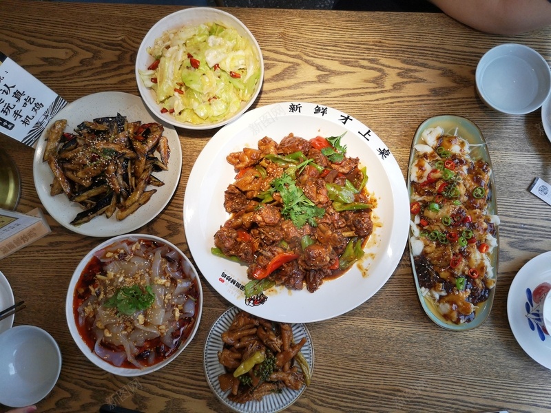 好吃的美食哦jpg设计背景_88icon https://88icon.com 拍照 桌子 美食 鸡肉