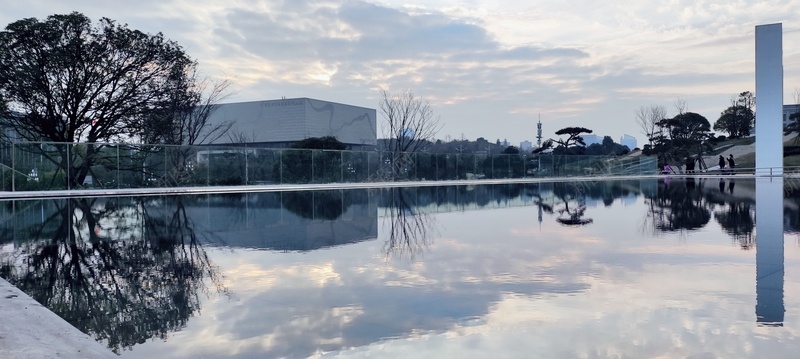 贵阳图书馆美景jpg设计背景_88icon https://88icon.com 傍晚 建筑 美景 风景 黄昏夜景