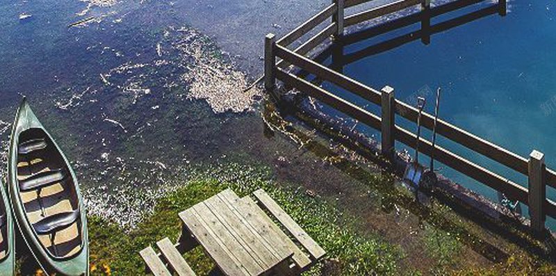 蓝天湖水湖面H5背景jpg设计背景_88icon https://88icon.com 云朵 晴天 蓝天 湖面 湖水 蓝天背景 H5背景 简约 风景
