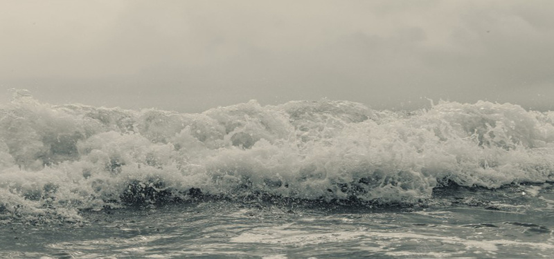 泛起的水花背景图jpg设计背景_88icon https://88icon.com 水花 海水 海浪 灰白 透明 海报banner