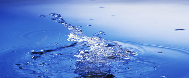 蓝色灵动水珠背景jpg设计背景_88icon https://88icon.com 蓝色 水珠 水 海报banner 摄影 风景