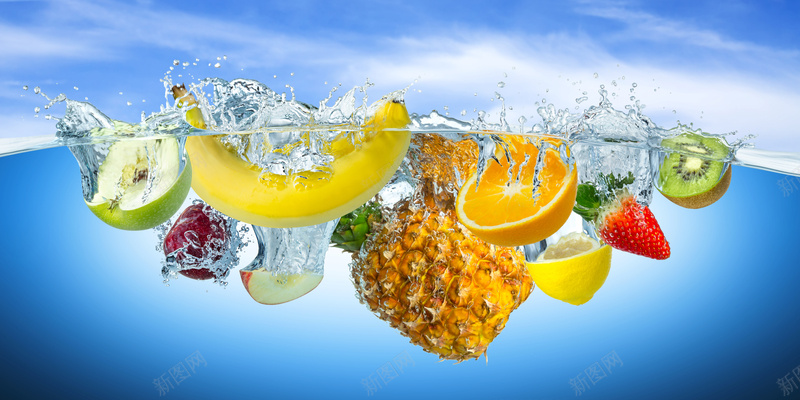 泡在水里的水果北景jpg设计背景_88icon https://88icon.com 健康 新鲜 水果 蓝天 水 蓝色