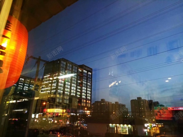 城市夜景jpg_88icon https://88icon.com 城市 夜景 天线 建筑 楼房 灯光 灯笼