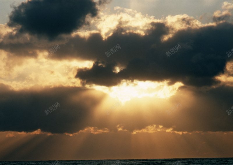 乌云天气天空海报乌云天气jpg设计背景_88icon https://88icon.com 乌云天气 乌云天气天空海报