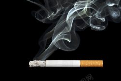 香烟烟雾燃烧的香烟高清图片
