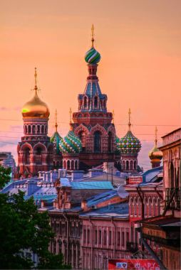 彩色俄罗斯城堡建筑背景