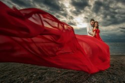 红色科技摄影图唯美红色飘带婚纱摄影图高清图片