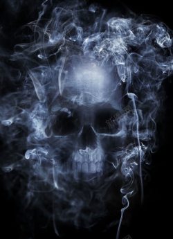 烟雾缭绕背景烟雾骷髅图案高清图片