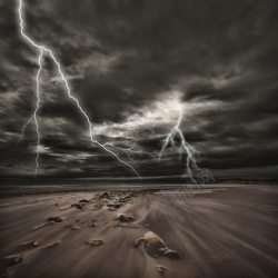 打雷矢量海滩与乌云闪电高清图片