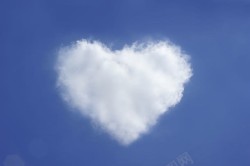 白色情人节主题爱心云朵高清图片