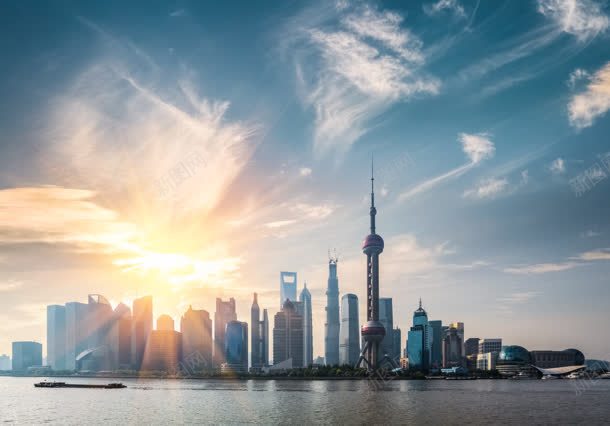 阳光下的城市海边上海jpg设计背景_88icon https://88icon.com 上海 城市 海边 阳光 阳光照片