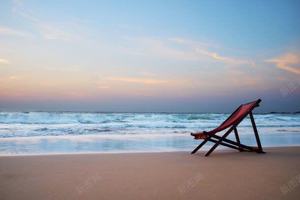 海边的沙滩椅jpg设计背景_88icon https://88icon.com 其它类别 图片素材 夏天 夏威夷 夏季 夏日背景 沙滩 沙滩椅 海水 海浪 海滩 海边的沙滩椅图片 海边的沙滩椅图片素材下载 背景花边