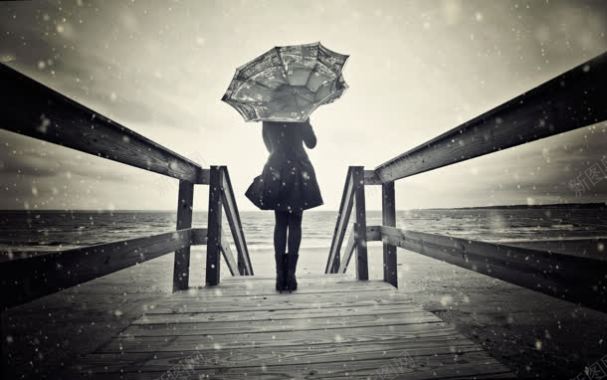 冬季海边木桥女人打伞背景海报背景背景