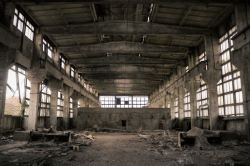 破旧的工厂图片破旧的工厂高清图片
