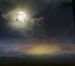云层中的太阳云层中的月亮高清图片