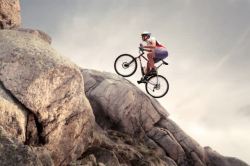 高清自行车岩石石头自行车冒险者高清图片