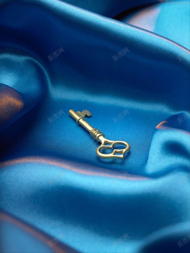 蓝色质感布料金色钥匙jpg设计背景_88icon https://88icon.com 布料 插画 蓝色 质感 金色 钥匙