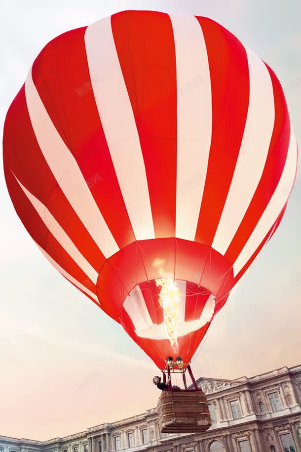 巨大的红色热气球jpg设计背景_88icon https://88icon.com 巨大 热气球 红色