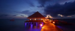 海边礁石夜景美丽夜景摄影高清图片