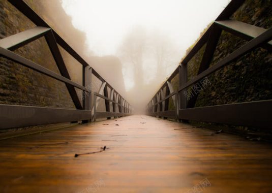 木质桥天空灰暗大屏背景