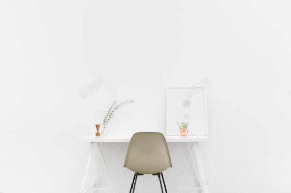 创意办公桌椅子白色墙面背景