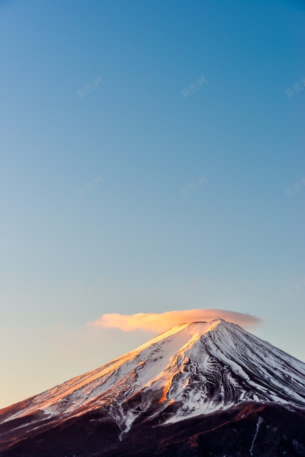 蓝天白云阳光雪山壁纸jpg设计背景_88icon https://88icon.com 壁纸 白云 蓝天 阳光 雪山