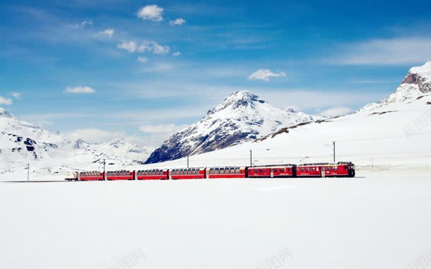 雪山山脉上的火车海报背景jpg设计背景_88icon https://88icon.com 山脉 海报 火车 背景 雪山