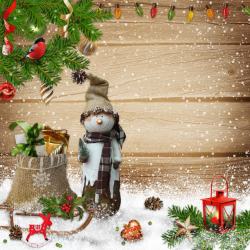雪地圣诞球雪地上的雪人与木板背景高清图片