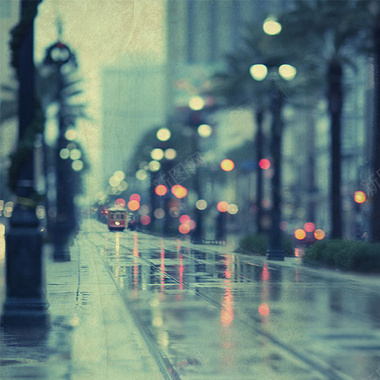 浪漫雨后街景摄影图片