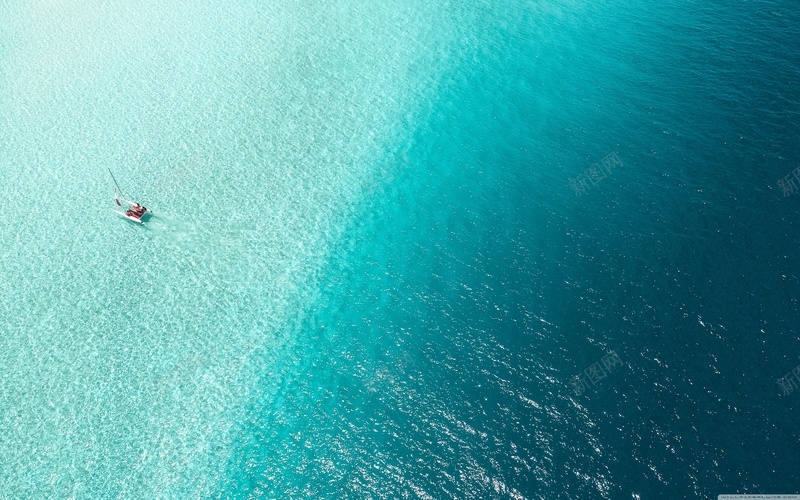 苹果壁纸背景海面jpg设计背景_88icon https://88icon.com 沙滩背景 海边背景 海面俯视图 苹果壁纸背景 蓝色水 蓝色水和沙滩