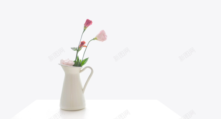 极简白色花瓶摆件背景
