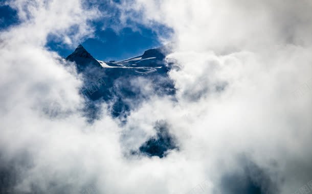 白云冬日角度视野背景