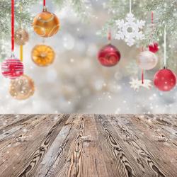 雪花与木板图片圣诞球木板梦幻背景高清图片