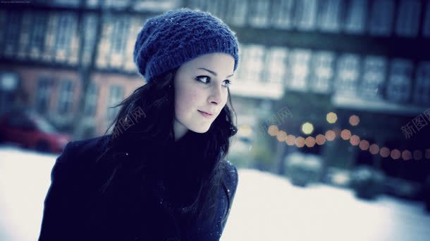 冬季毛线帽街道少女写真海报背景背景