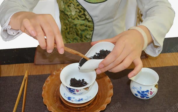 茶杯茶叶png免抠素材_88icon https://88icon.com 中国文化 泡茶 泡茶手势 茶具 茶文化 茶杯 茶艺 茶艺师 茶艺表演 茶道 茶饮