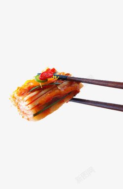 腌制辣白菜筷子夹起来的辣泡菜高清图片